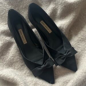 Black Zara kitten heel shoes size 38 (US 6)